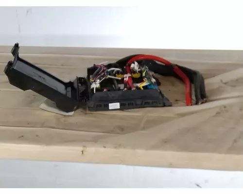 FREIGHTLINER CASCADIA 126 FUSE BOX