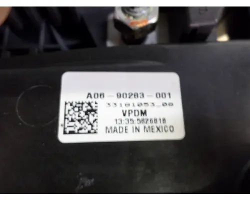 FREIGHTLINER CASCADIA 126 FUSE BOX