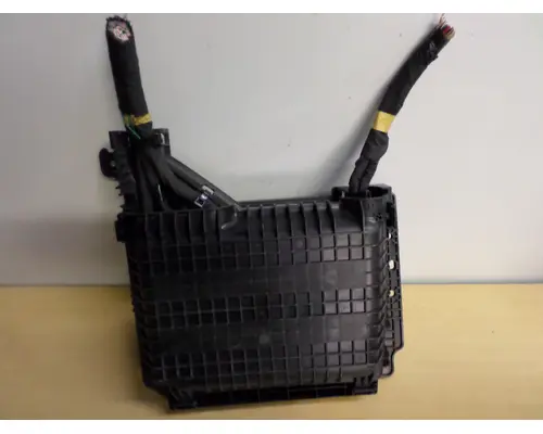 FREIGHTLINER CASCADIA 126 FUSE BOX