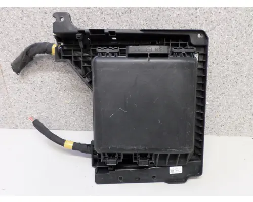 FREIGHTLINER CASCADIA 126 FUSE BOX