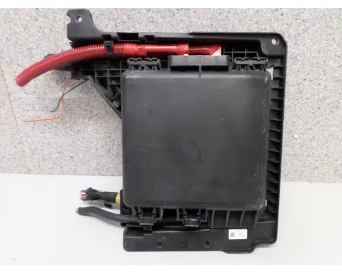 FREIGHTLINER CASCADIA 126 FUSE BOX