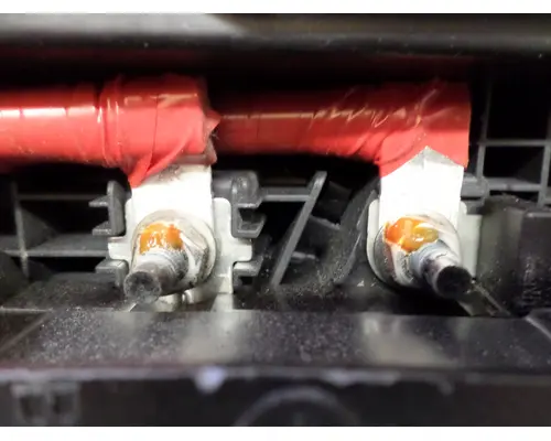 FREIGHTLINER CASCADIA 126 FUSE BOX