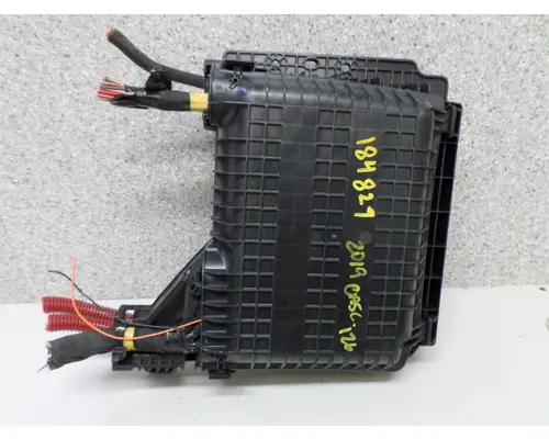 FREIGHTLINER CASCADIA 126 FUSE BOX