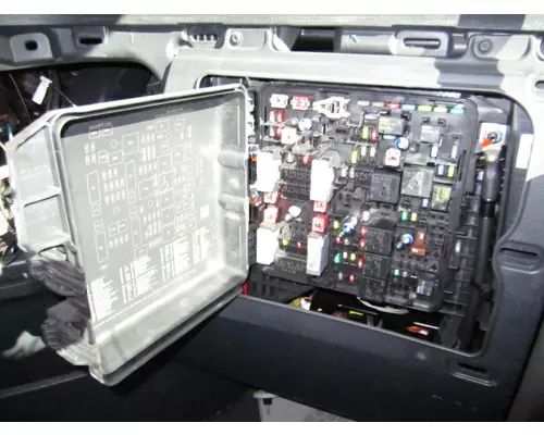 FREIGHTLINER CASCADIA 126 FUSE BOX