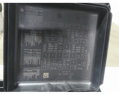 FREIGHTLINER CASCADIA 126 FUSE BOX