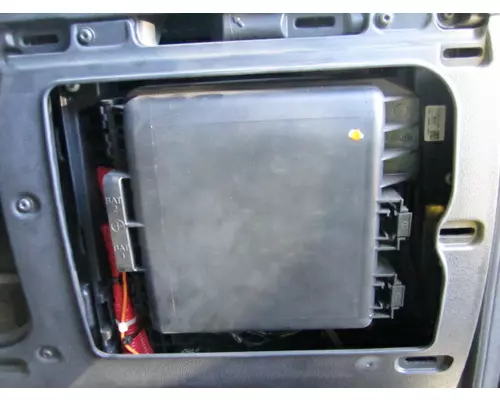 FREIGHTLINER CASCADIA 126 FUSE BOX