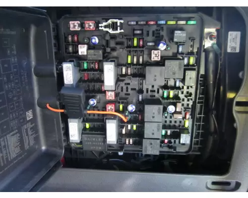 FREIGHTLINER CASCADIA 126 FUSE BOX