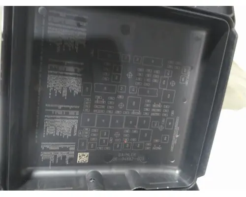 FREIGHTLINER CASCADIA 126 FUSE BOX