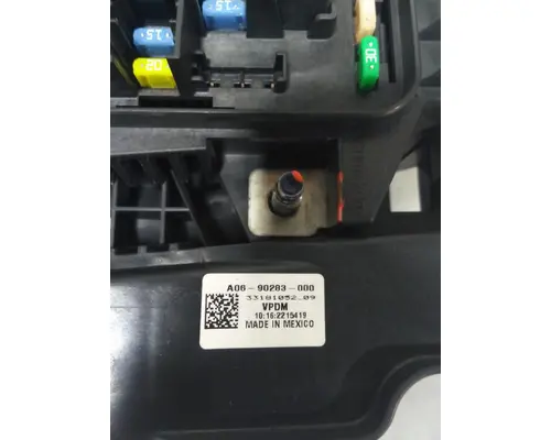 FREIGHTLINER CASCADIA 126 FUSE BOX