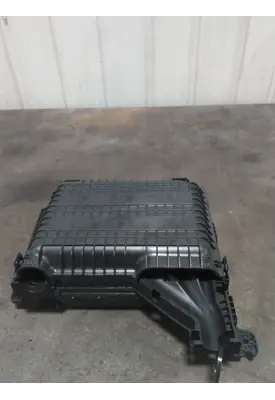 FREIGHTLINER CASCADIA 126 FUSE BOX