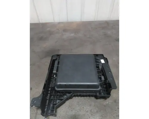 FREIGHTLINER CASCADIA 126 FUSE BOX