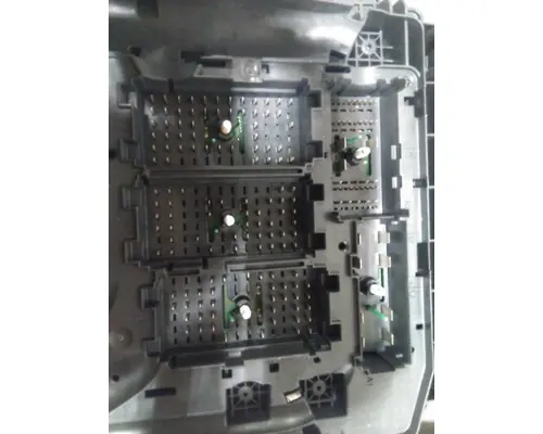 FREIGHTLINER CASCADIA 126 FUSE BOX
