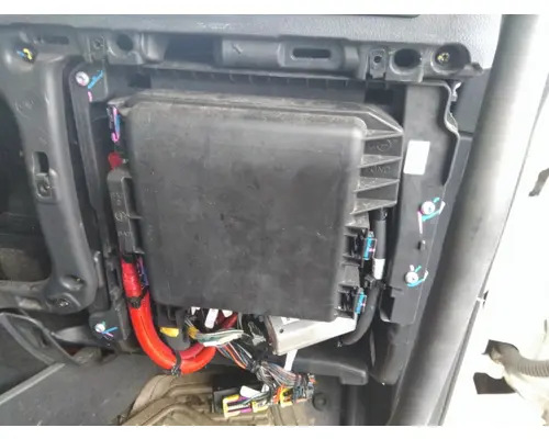 FREIGHTLINER CASCADIA 126 FUSE BOX