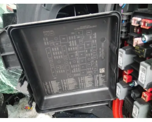 FREIGHTLINER CASCADIA 126 FUSE BOX