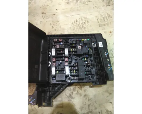 FREIGHTLINER CASCADIA 126 FUSE BOX