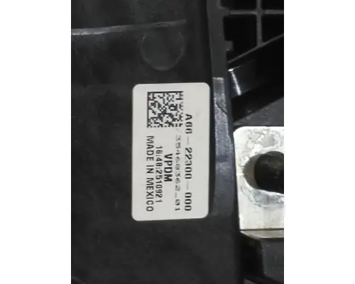 FREIGHTLINER CASCADIA 126 FUSE BOX