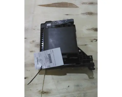 FREIGHTLINER CASCADIA 126 FUSE BOX
