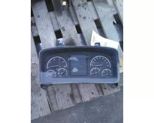 FREIGHTLINER CASCADIA 126 GAUGE CLUSTER