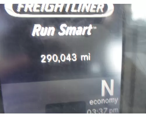 FREIGHTLINER CASCADIA 126 GAUGE CLUSTER