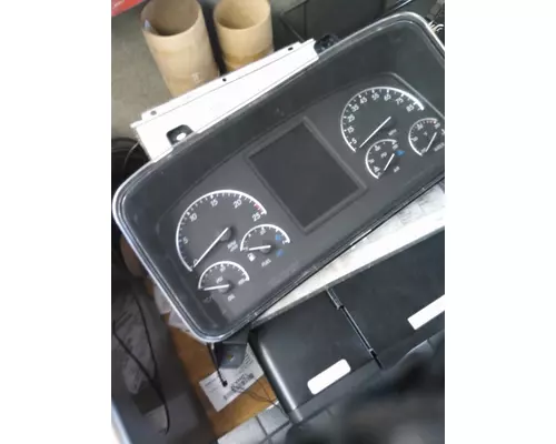 FREIGHTLINER CASCADIA 126 GAUGE CLUSTER