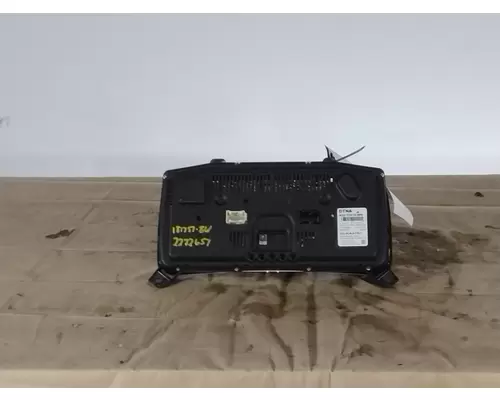 FREIGHTLINER CASCADIA 126 GAUGE CLUSTER