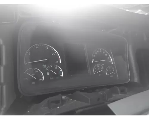 FREIGHTLINER CASCADIA 126 GAUGE CLUSTER