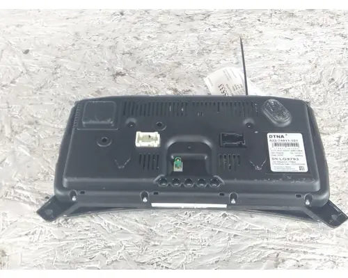 FREIGHTLINER CASCADIA 126 GAUGE CLUSTER