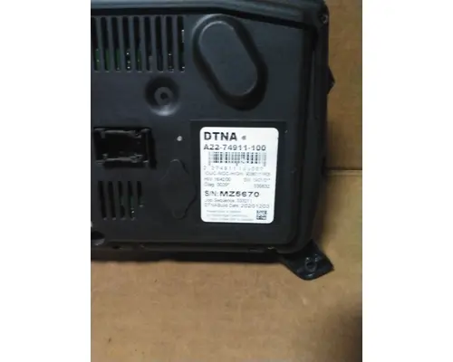 FREIGHTLINER CASCADIA 126 GAUGE CLUSTER