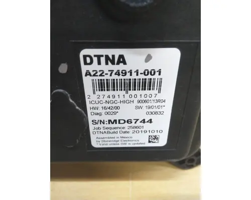 FREIGHTLINER CASCADIA 126 GAUGE CLUSTER