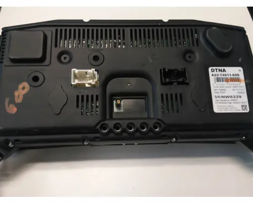 FREIGHTLINER CASCADIA 126 GAUGE CLUSTER