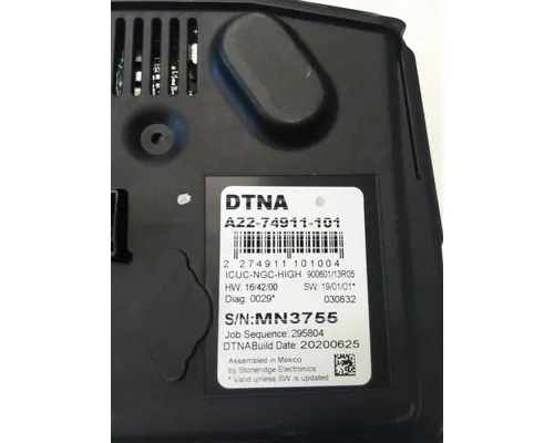 FREIGHTLINER CASCADIA 126 GAUGE CLUSTER