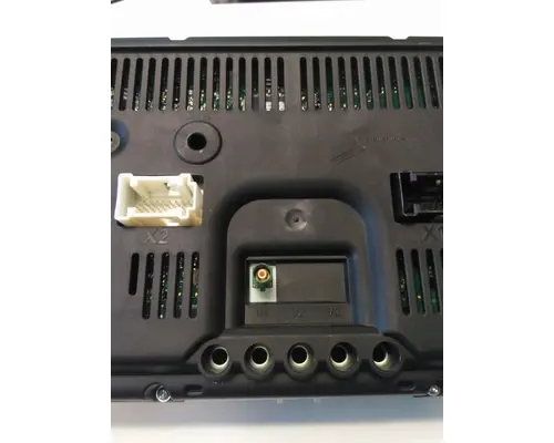 FREIGHTLINER CASCADIA 126 GAUGE CLUSTER