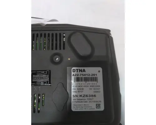 FREIGHTLINER CASCADIA 126 GAUGE CLUSTER