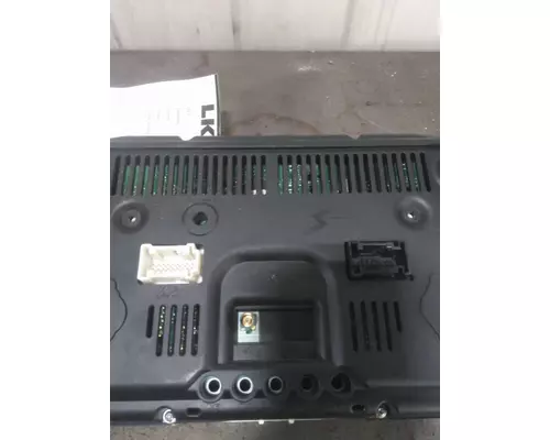 FREIGHTLINER CASCADIA 126 GAUGE CLUSTER