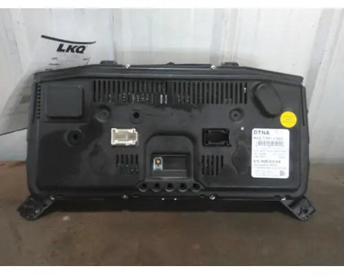 FREIGHTLINER CASCADIA 126 GAUGE CLUSTER