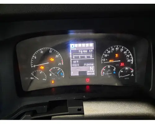 FREIGHTLINER CASCADIA 126 GAUGE CLUSTER