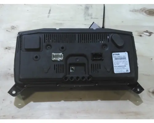 FREIGHTLINER CASCADIA 126 GAUGE CLUSTER