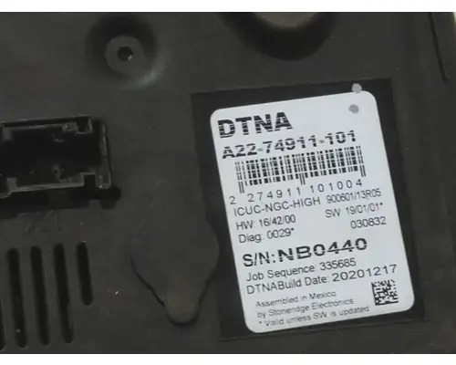 FREIGHTLINER CASCADIA 126 GAUGE CLUSTER