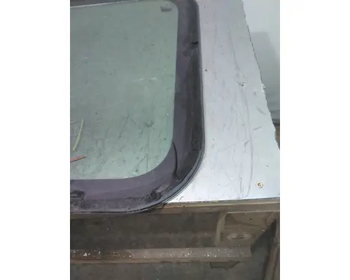 FREIGHTLINER CASCADIA 126 GLASS, BACK