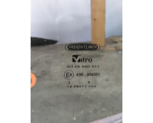 FREIGHTLINER CASCADIA 126 GLASS, DOOR, FRONT