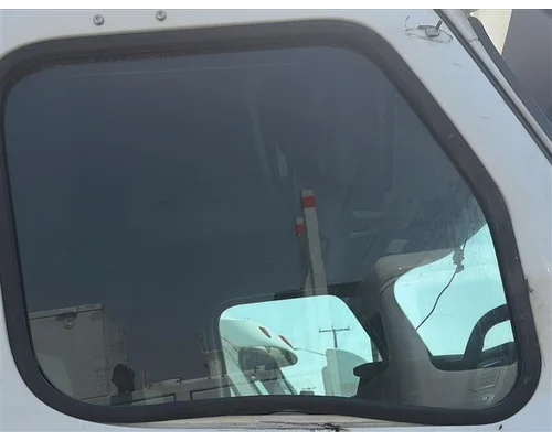 FREIGHTLINER CASCADIA 126 GLASS, DOOR, FRONT