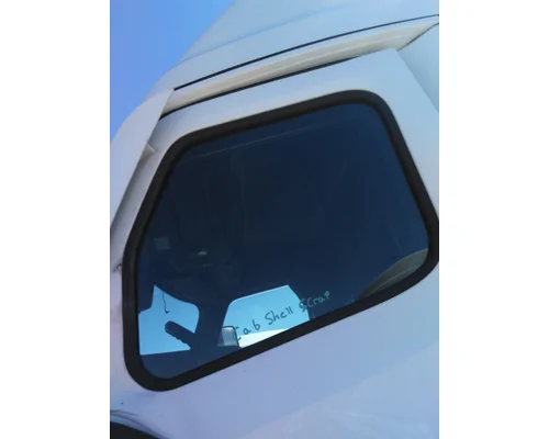 FREIGHTLINER CASCADIA 126 GLASS, DOOR, FRONT