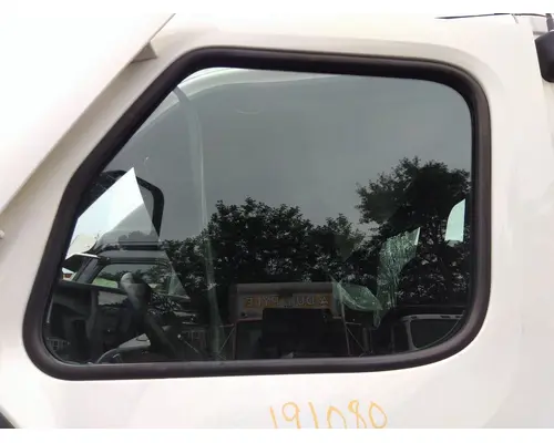 FREIGHTLINER CASCADIA 126 GLASS, DOOR, FRONT