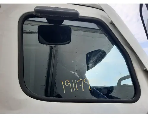 FREIGHTLINER CASCADIA 126 GLASS, DOOR, FRONT