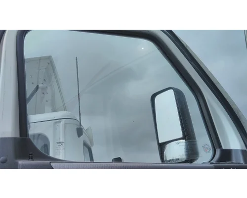 FREIGHTLINER CASCADIA 126 GLASS, DOOR, FRONT
