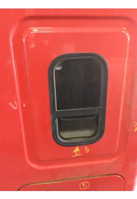FREIGHTLINER CASCADIA 126 GLASS, SLEEPER