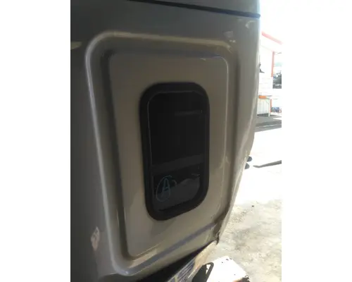 FREIGHTLINER CASCADIA 126 GLASS, SLEEPER