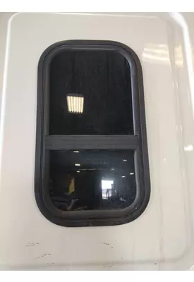 FREIGHTLINER CASCADIA 126 GLASS, SLEEPER