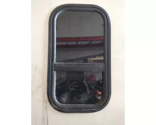 FREIGHTLINER CASCADIA 126 GLASS, SLEEPER