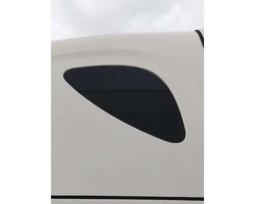 FREIGHTLINER CASCADIA 126 GLASS, SLEEPER